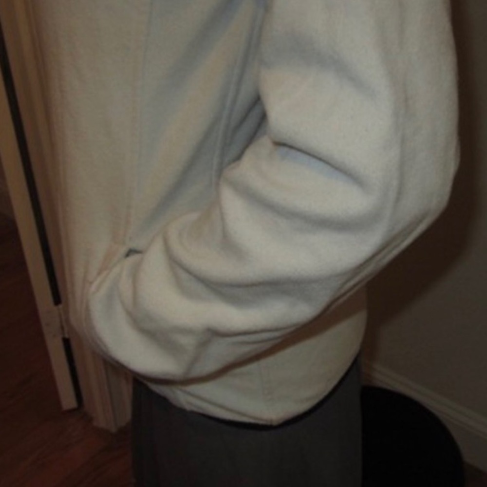 Fleece - Picture 2 of 3